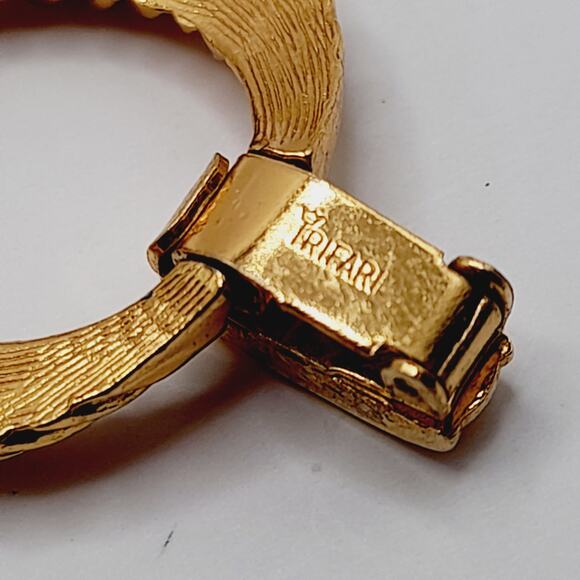 Vintage Crown Trifari Gold Link Bracelet, Twisted Rope Open Loop Design, 7 Inch - Picture 9 of 10